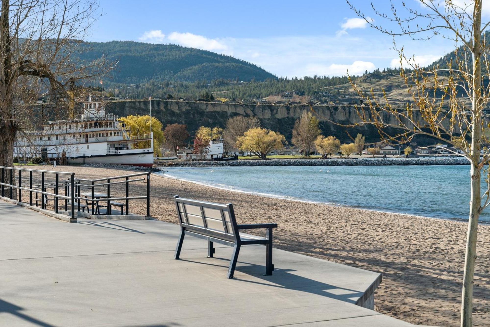 Okanagan Lakefront Resort Penticton Dış mekan fotoğraf